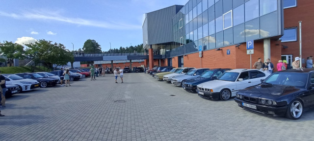 e34 meet.jpeg (184.78 KiB) Viewed 46255 times e34 meet.jpeg